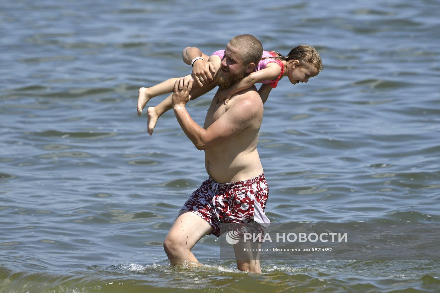 Налаживание мирной жизни в Мариуполе