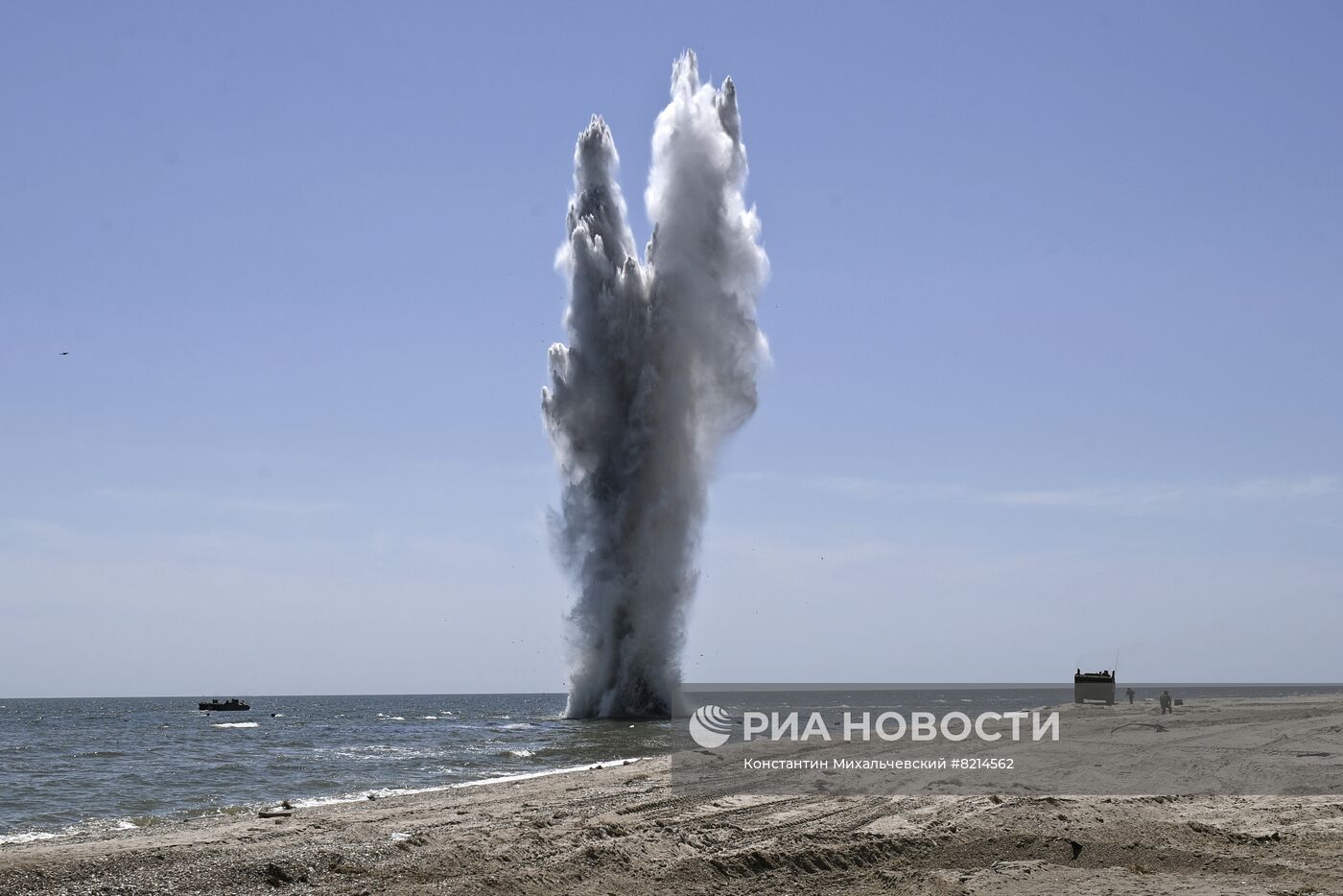 Налаживание мирной жизни в Мариуполе