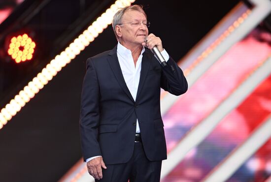 Праздничный концерт в честь Дня России