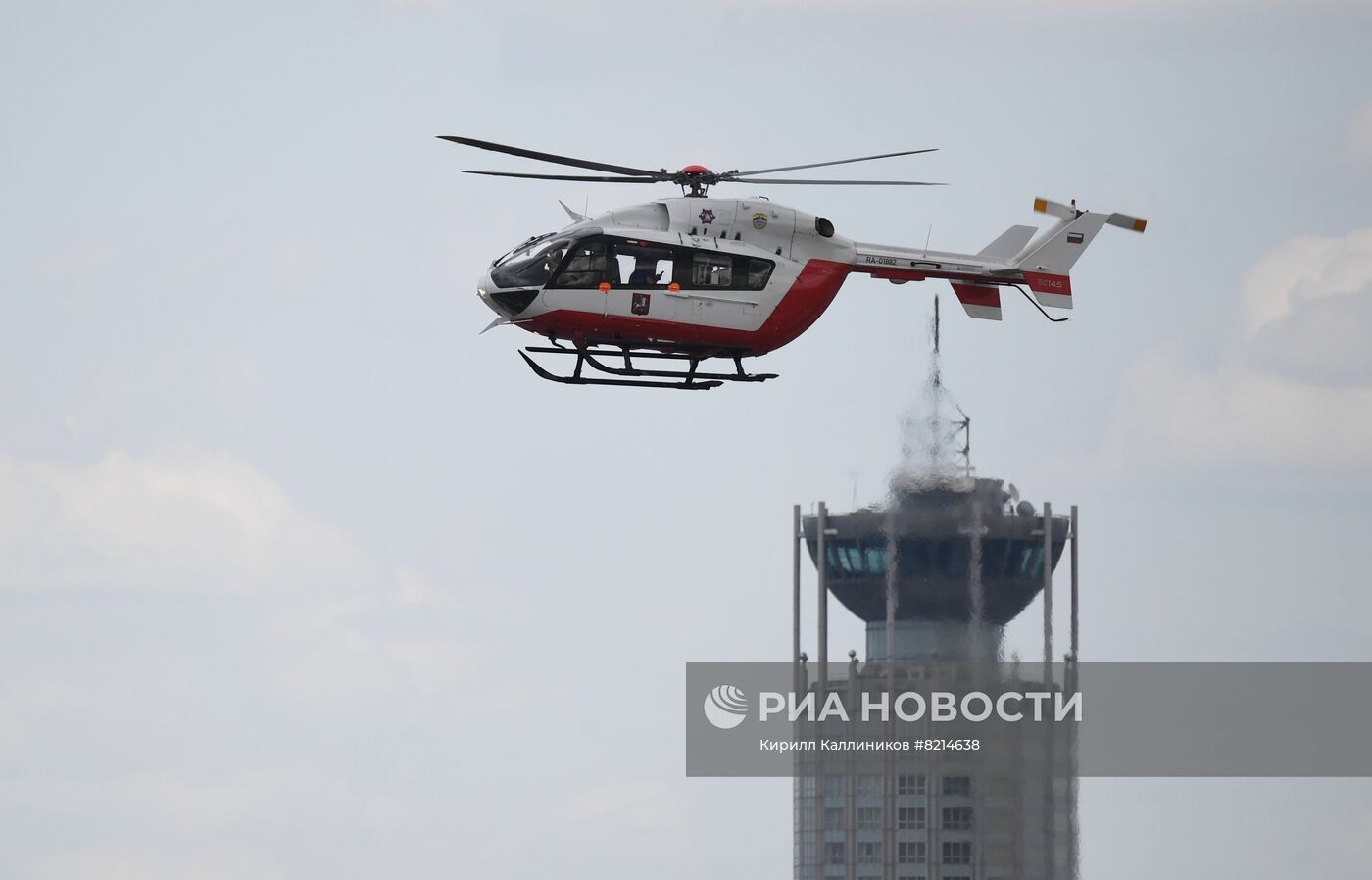 Вертолет санитарной авиации Московского авиацентра