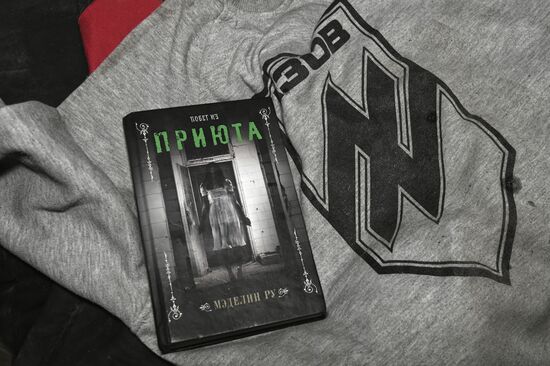 Осмотр территории "Азовстали" российскими военными