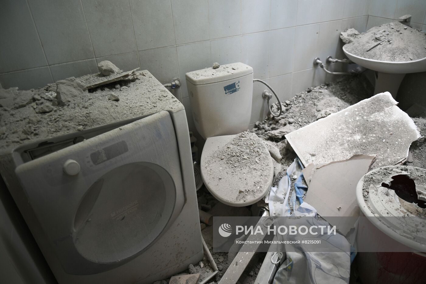 Последствия обстрела роддома в Донецке