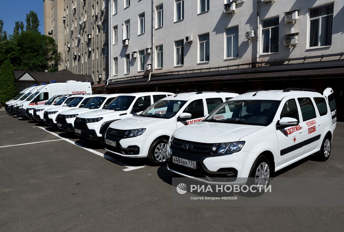 Челябинская область передала ДНР автомобили скорой помощи