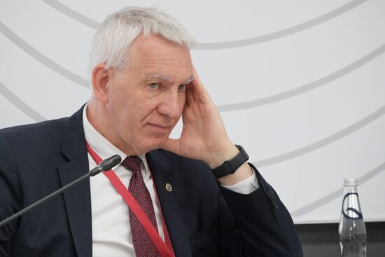 ПМЭФ-2022. Сессии