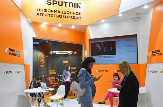 ПМЭФ-2022. Работа студии радио Sputnik