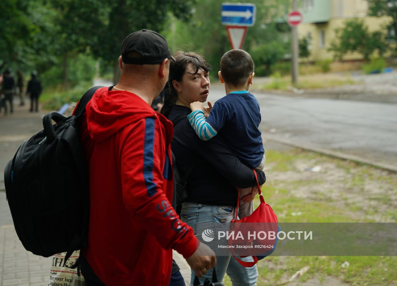 Эвакуация мирных жителей из Северодонецка в ЛНР