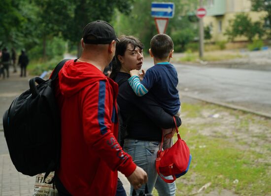 Эвакуация мирных жителей из Северодонецка в ЛНР