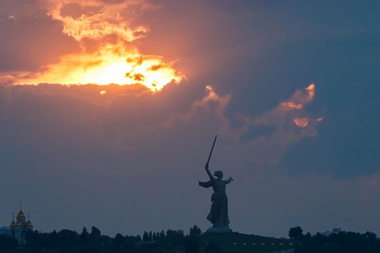 Монумент "Родина-мать зовет!" на Мамаевом кургане