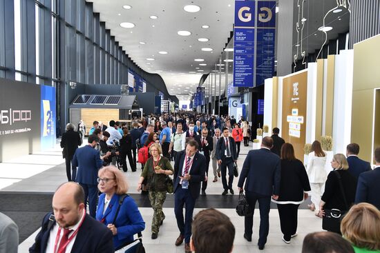 ПМЭФ-2022. Работа форума. День второй