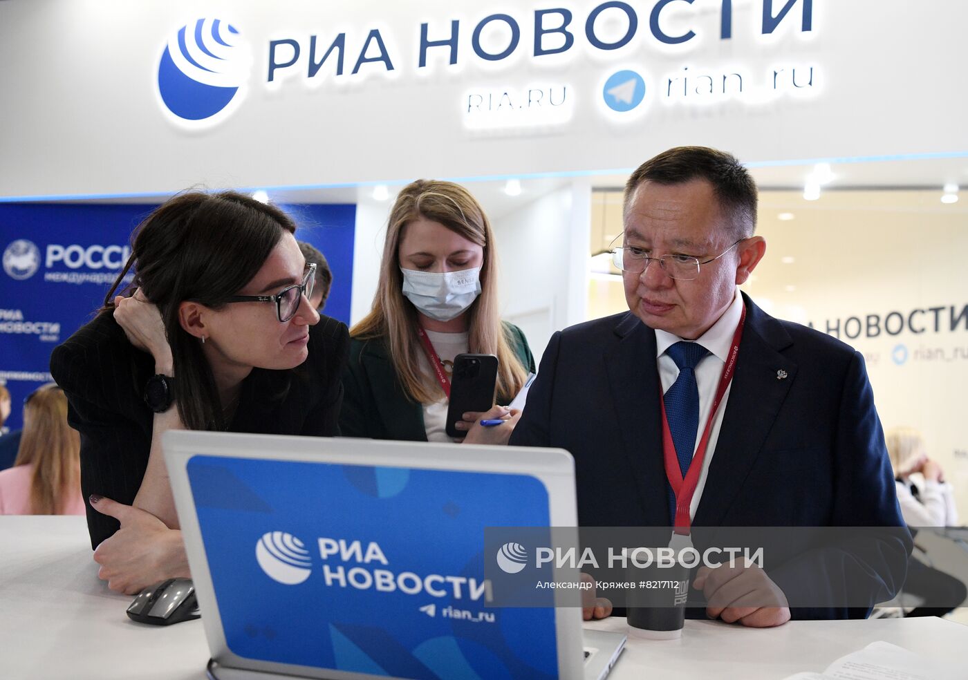 ПМЭФ-2022. Работа стенда медиагруппы "Россия сегодня". День второй