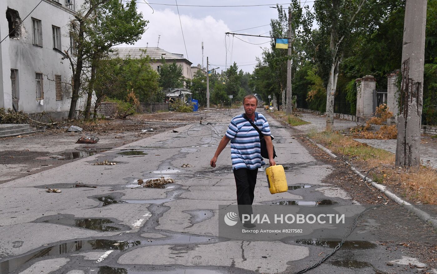 На въезде в Северодонецк установили флаг России