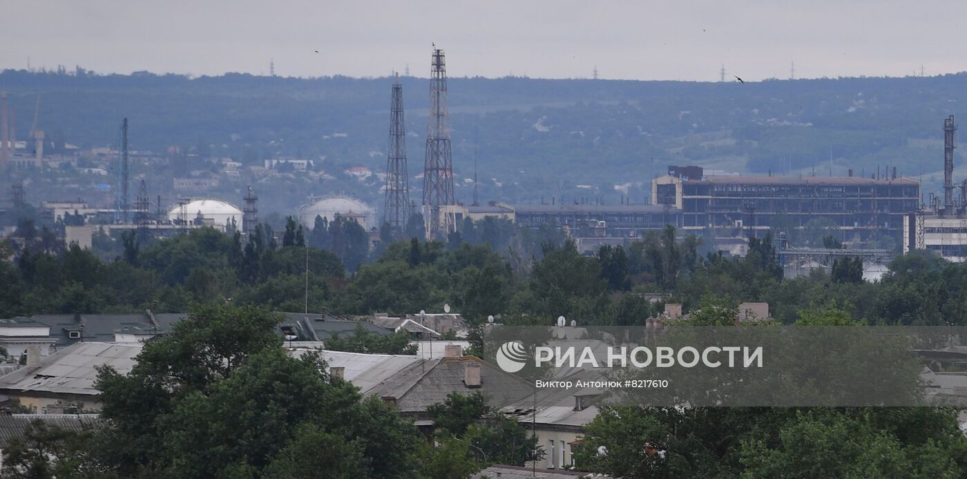 На въезде в Северодонецк установили флаг России