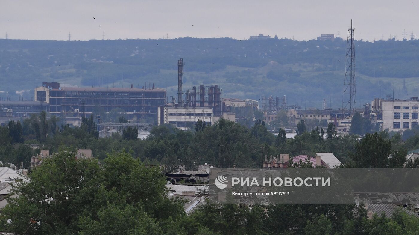 На въезде в Северодонецк установили флаг России