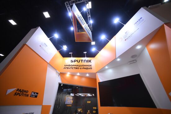 ПМЭФ-2022. Работа студии радио Sputnik
