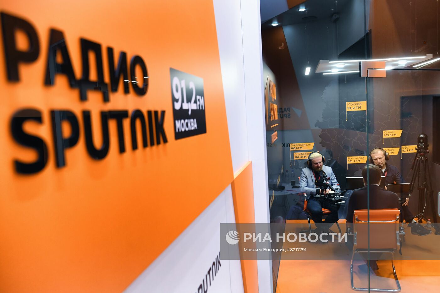 ПМЭФ-2022. Работа студии радио Sputnik