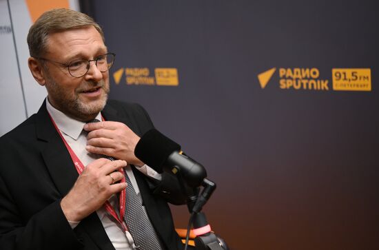 ПМЭФ-2022. Работа студии радио Sputnik  