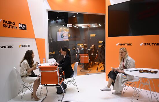 ПМЭФ-2022. Работа студии радио Sputnik  