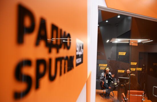 ПМЭФ-2022. Работа студии радио Sputnik  