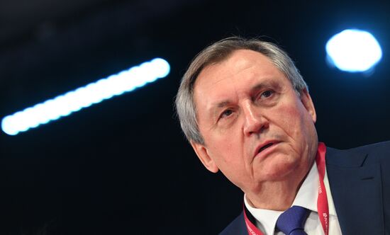 ПМЭФ-2022. Сессия. На пути к устойчивому будущему: "зеленая" альтернатива традиционному топливу