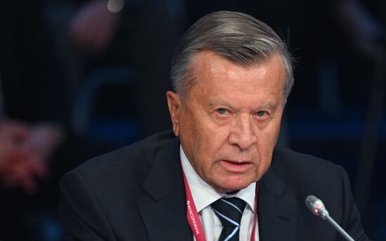 ПМЭФ-2022. Сессия. На пути к устойчивому будущему: "зеленая" альтернатива традиционному топливу