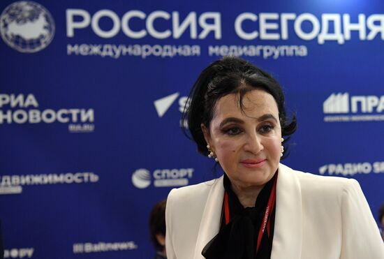ПМЭФ-2022. Работа стенда медиагруппы "Россия сегодня". День третий