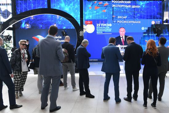 ПМЭФ-2022. Трансляция пленарного заседания