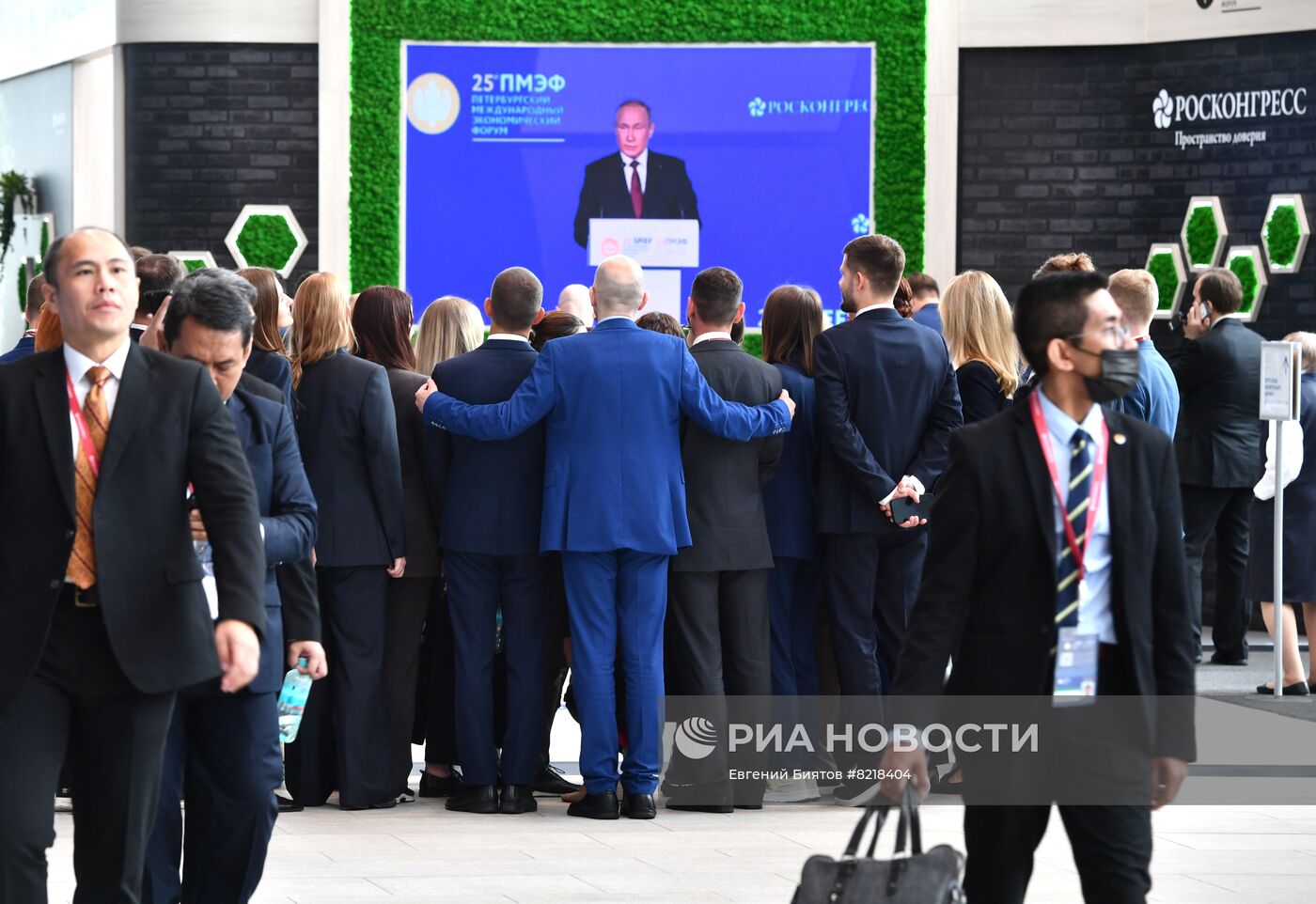 ПМЭФ-2022. Трансляция пленарного заседания