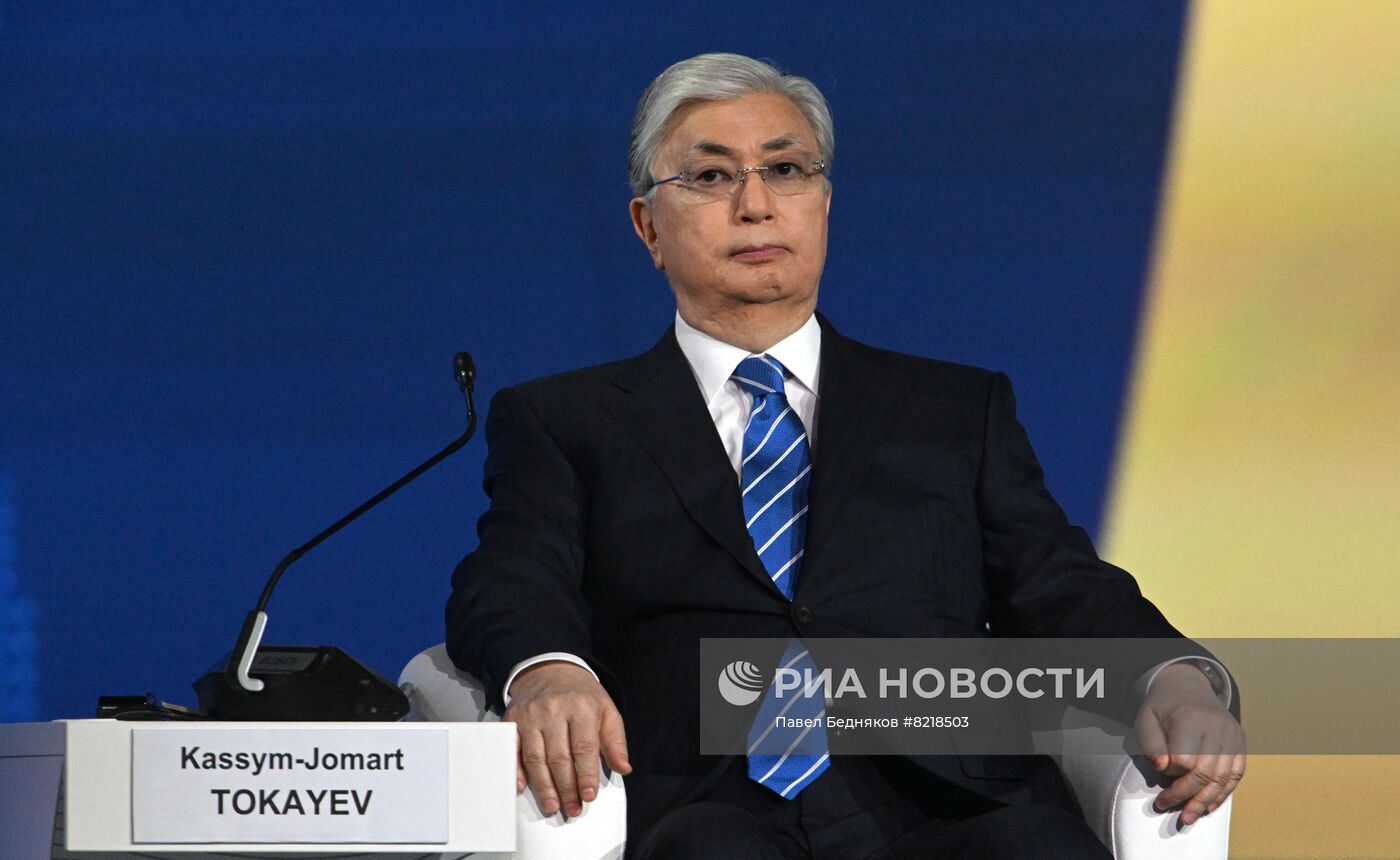 Президент РФ В. Путин принял участие в работе ПМЭФ-2022