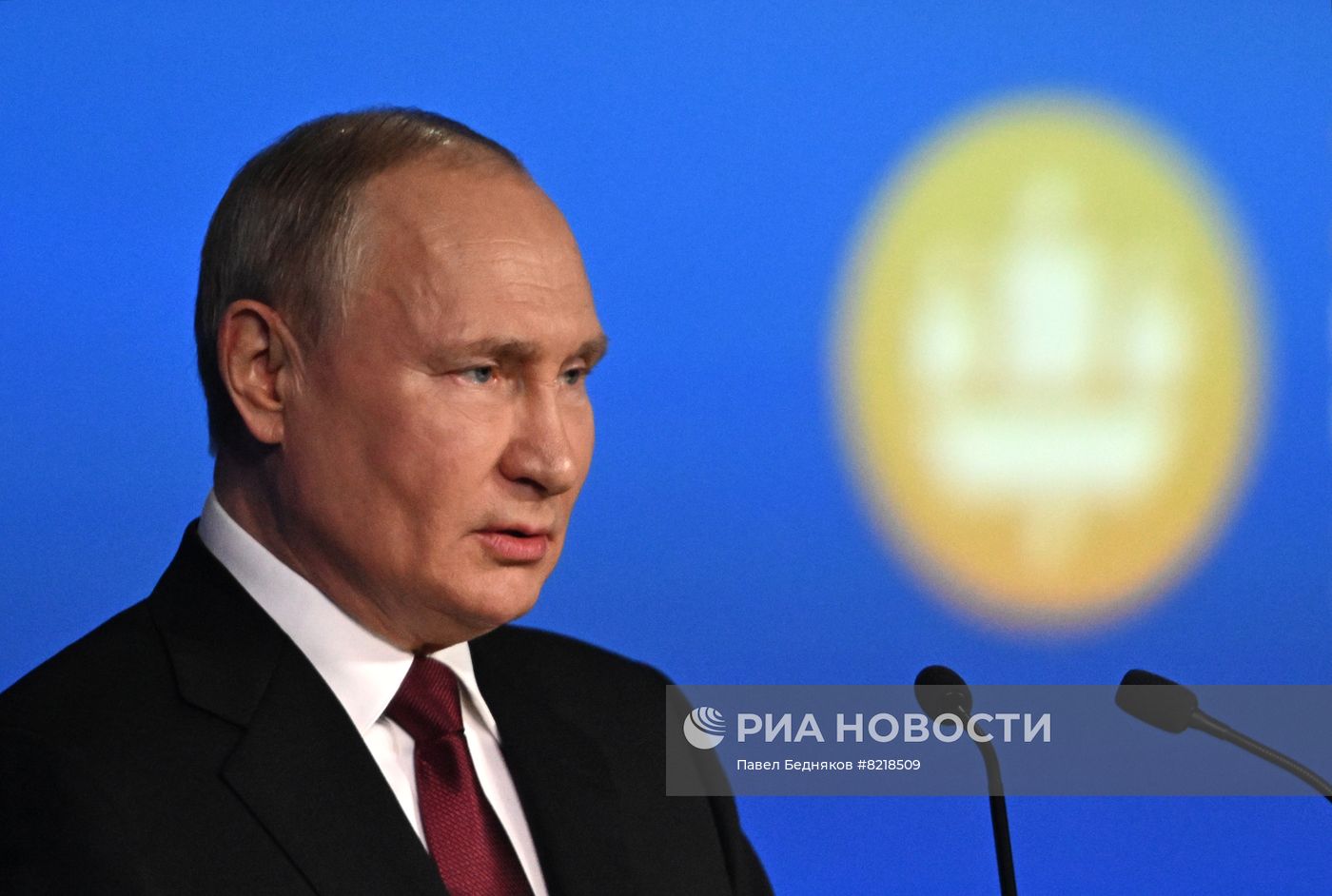 Президент РФ В. Путин принял участие в работе ПМЭФ-2022