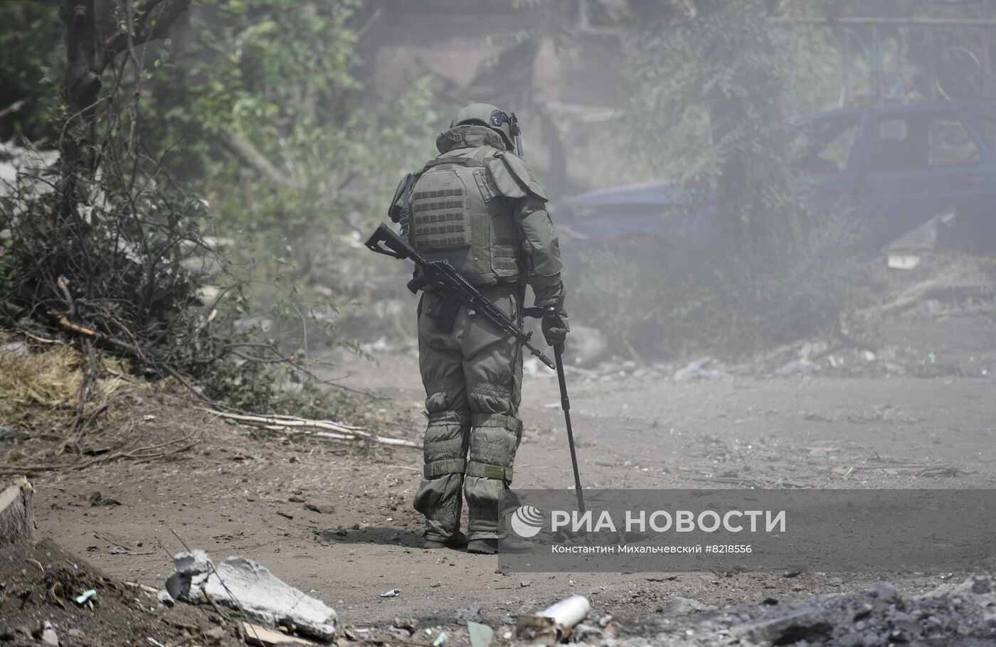 Разминирование жилых домов вблизи Азовстали