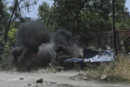 Разминирование жилых домов вблизи Азовстали