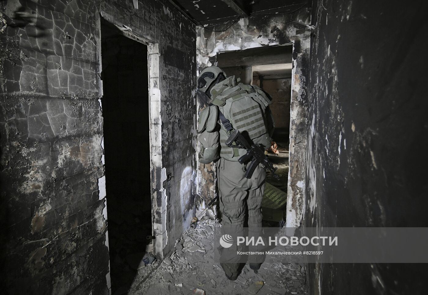 Разминирование жилых домов вблизи Азовстали