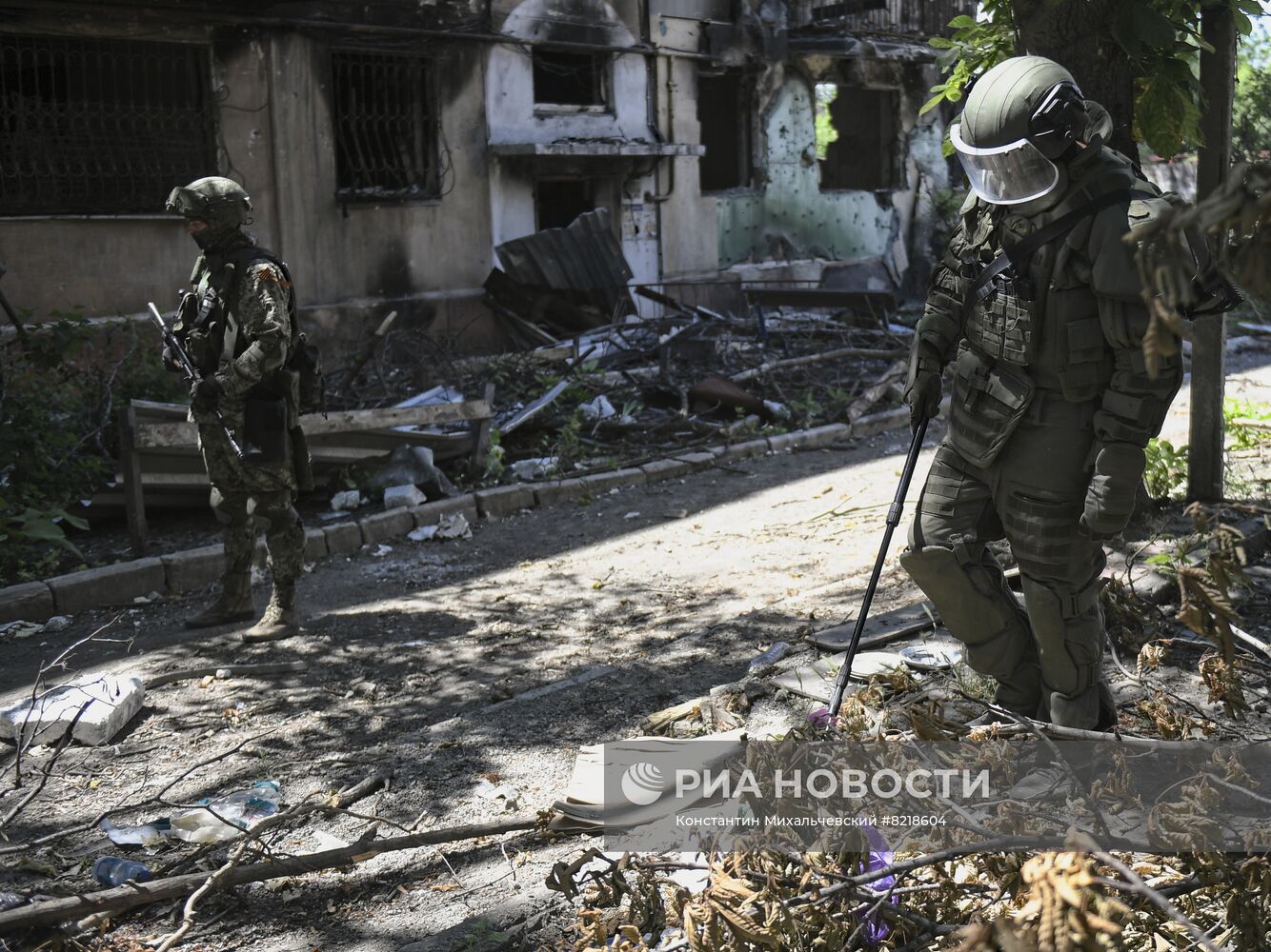 Разминирование жилых домов вблизи Азовстали