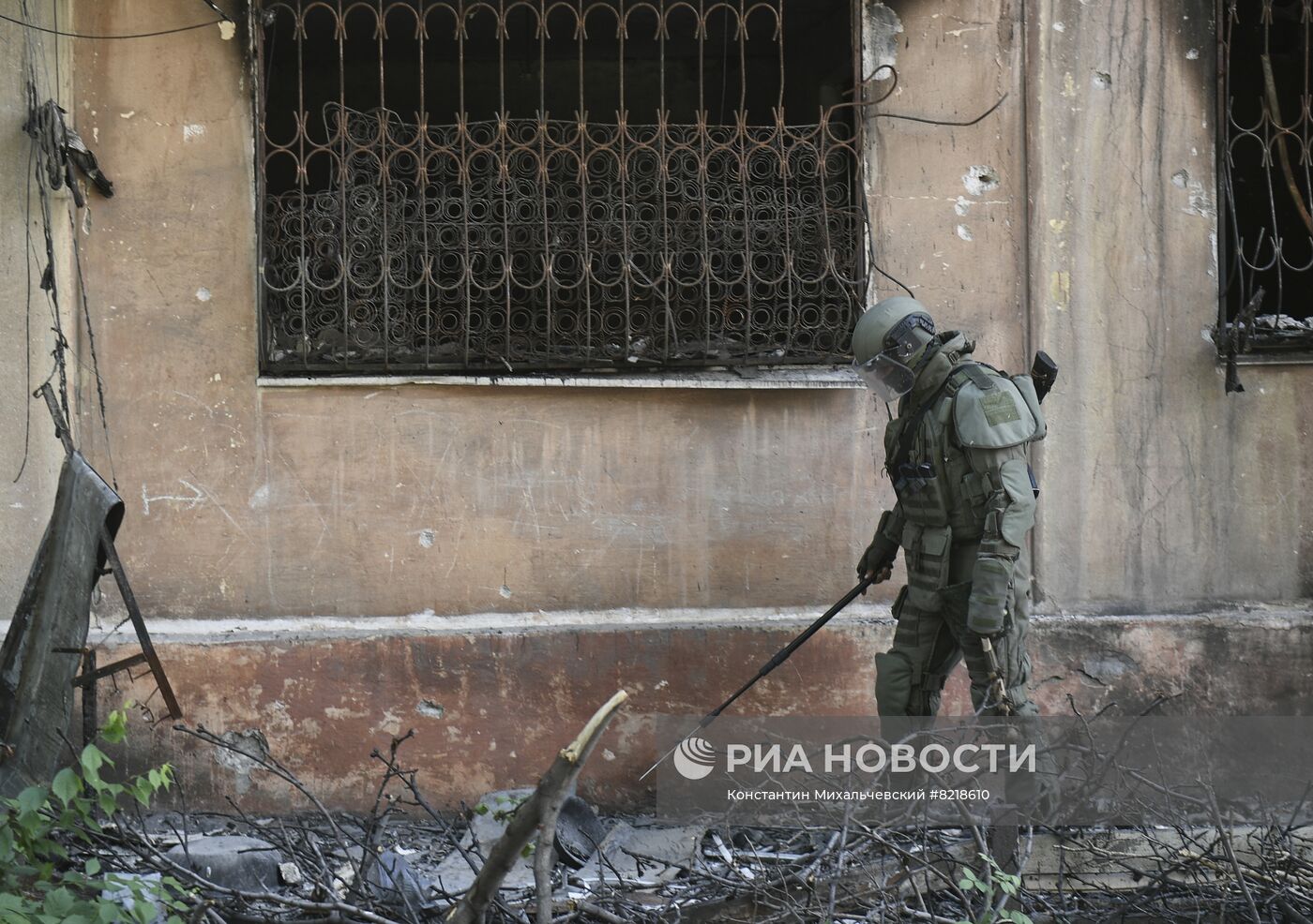 Разминирование жилых домов вблизи Азовстали