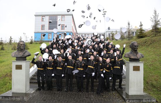 Первый выпуск курсантов в мурманском филиале Нахимовского военно-морского училища