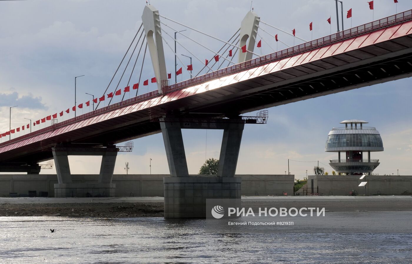 Автомобильный мост между Россией и Китаем в Благовещенске