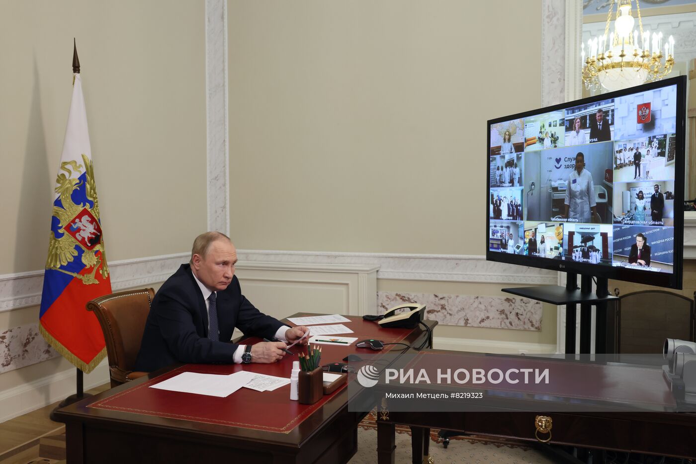 Президент РФ В. Путин принял участие в открытии объектов здравоохранения