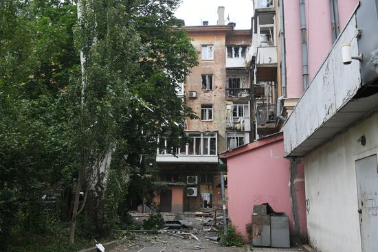 Последствия обстрела в Донецке