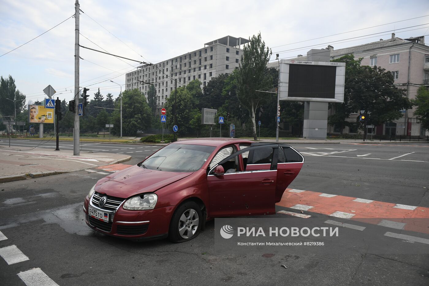 Последствия обстрела в Донецке