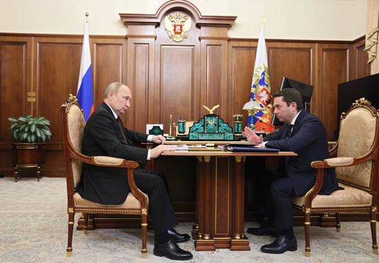 Президент РФ В. Путин встретился с губернатором Мурманской области А. Чибисом