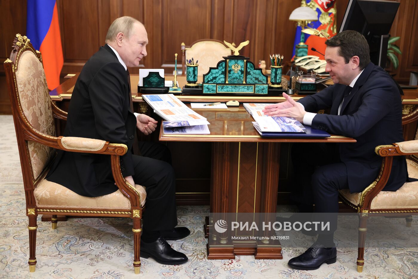 Президент РФ В. Путин встретился с губернатором Мурманской области А. Чибисом