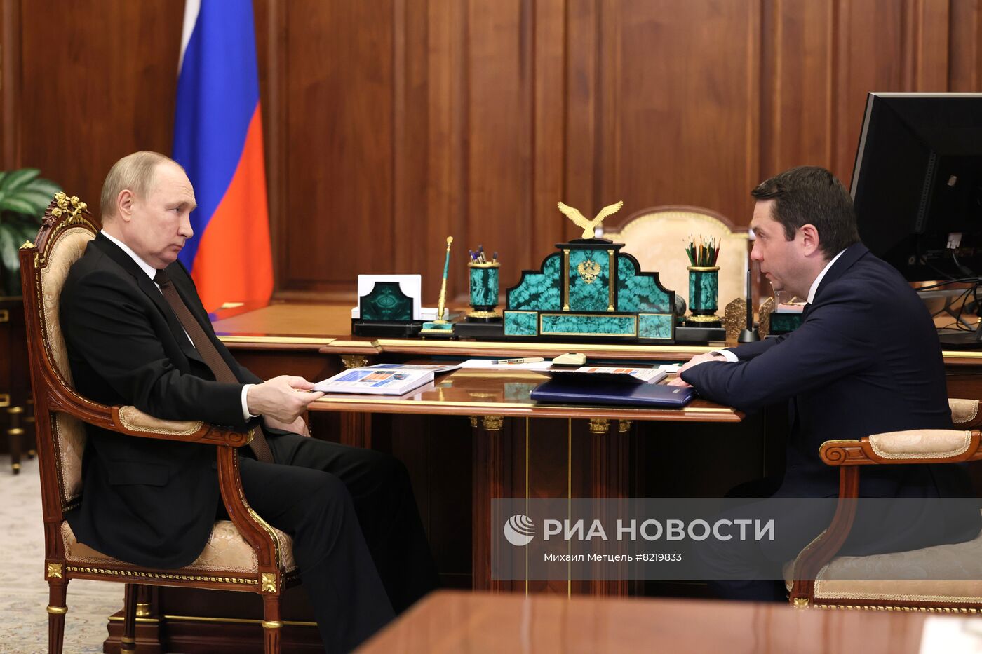 Президент РФ В. Путин встретился с губернатором Мурманской области А. Чибисом