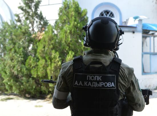 Бойцы Народной милиции ЛНР и полка А. Кадырова в Нижней Камышевахе