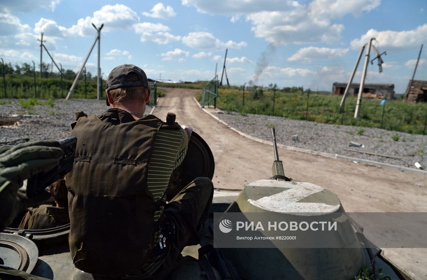 Бойцы Народной милиции ЛНР и полка А. Кадырова в Нижней Камышевахе