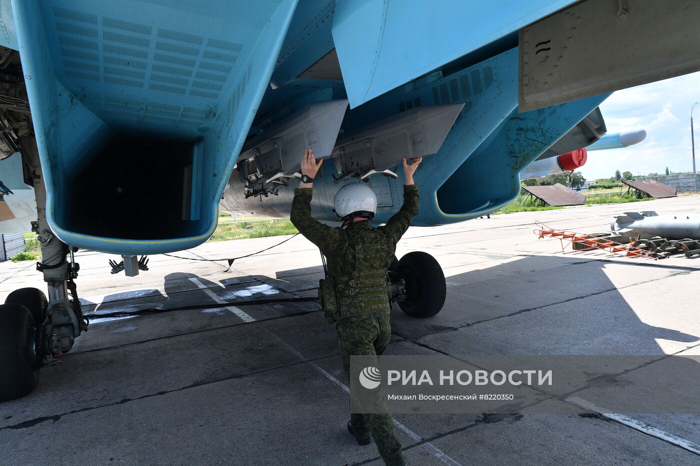 Самолеты-бомбардировщики Су-34 в зоне спецоперации