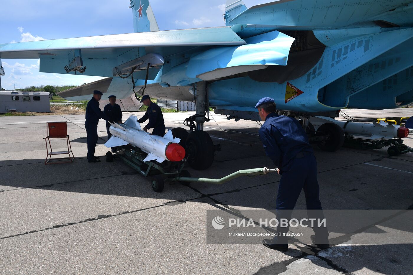 Самолеты-бомбардировщики Су-34 в зоне спецоперации