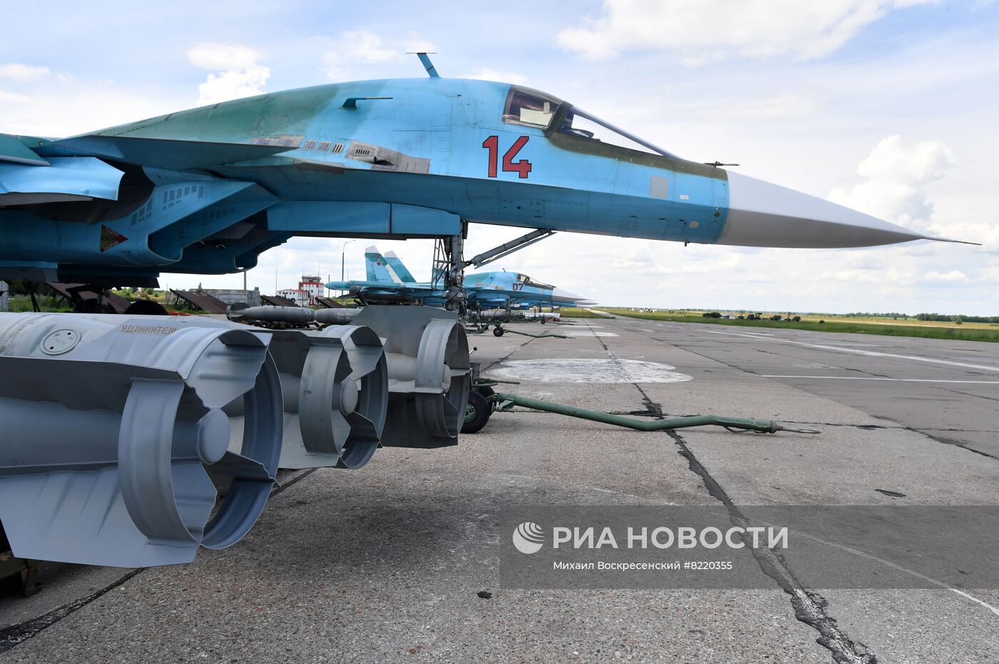 Самолеты-бомбардировщики Су-34 в зоне спецоперации