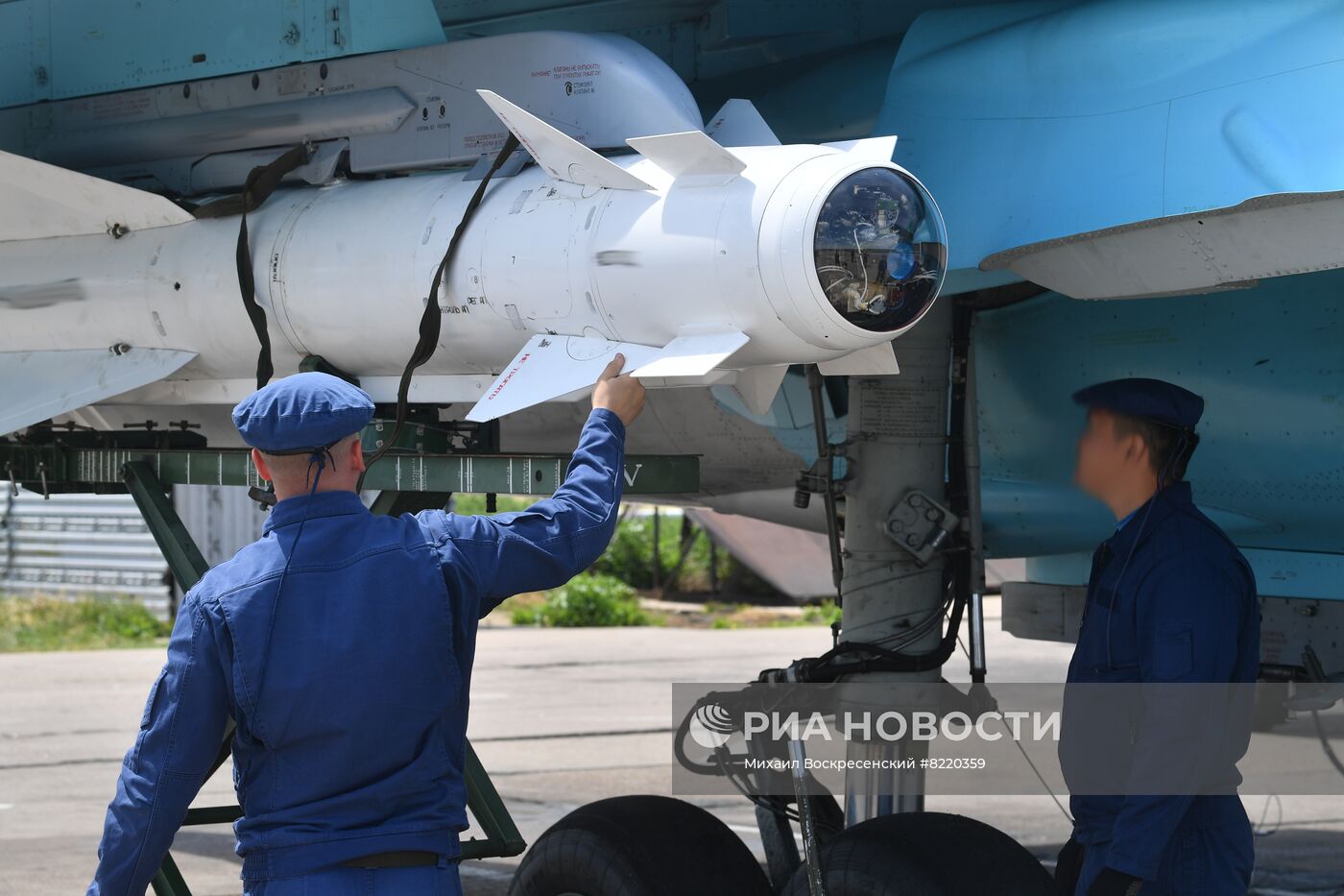 Самолеты-бомбардировщики Су-34 в зоне спецоперации