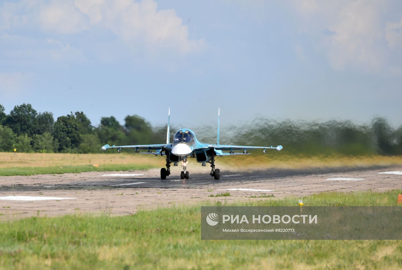 Самолеты-бомбардировщики Су-34 в зоне спецоперации