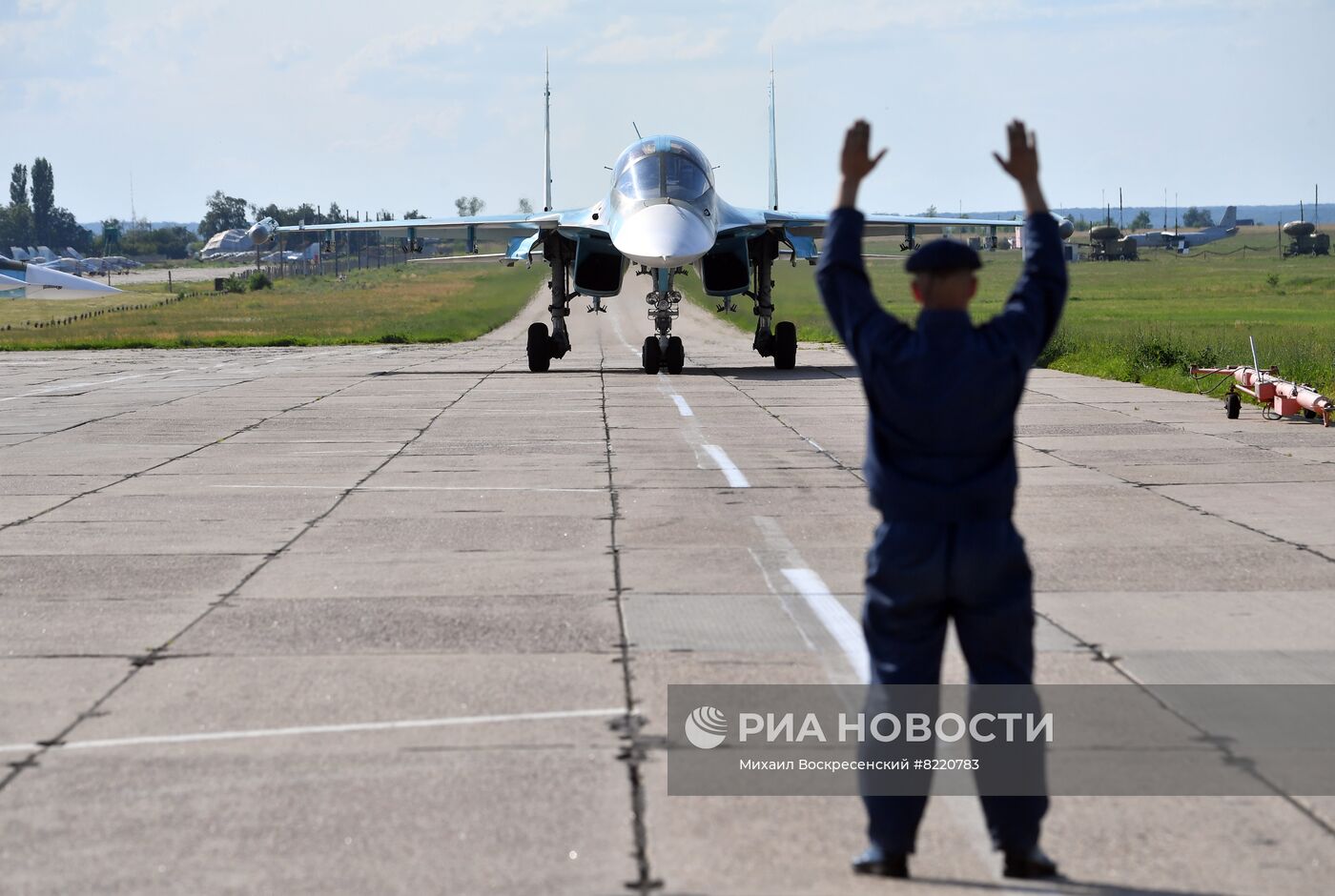 Самолеты-бомбардировщики Су-34 в зоне спецоперации
